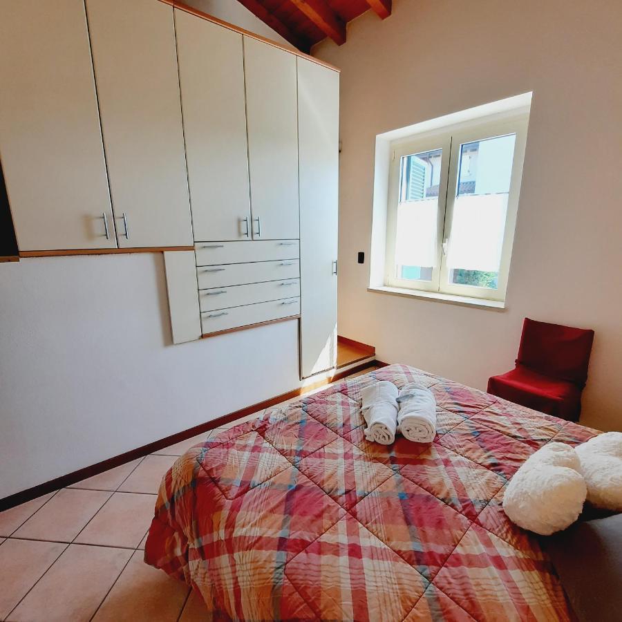 Appartamenti Esmera Desenzano del Garda Exterior foto
