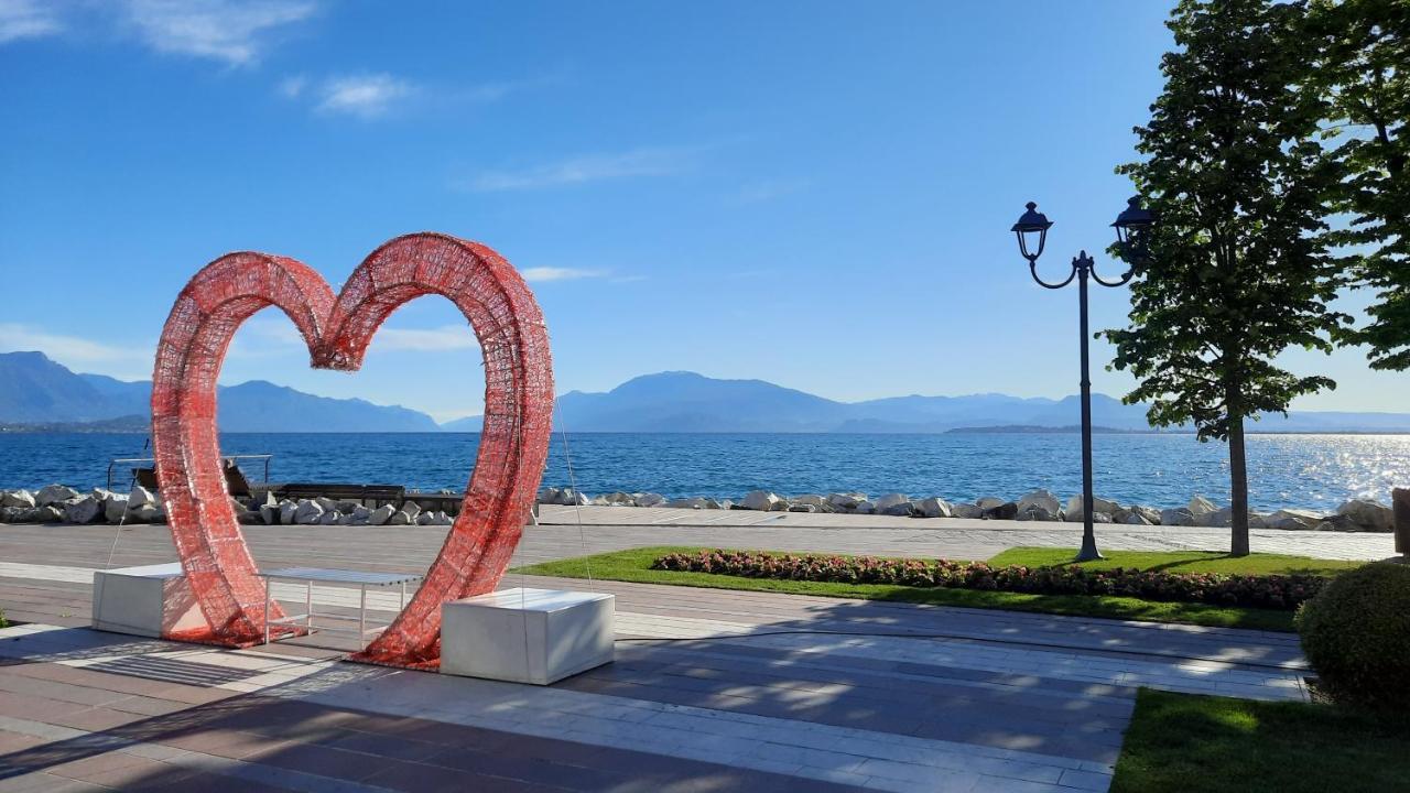 Appartamenti Esmera Desenzano del Garda Exterior foto