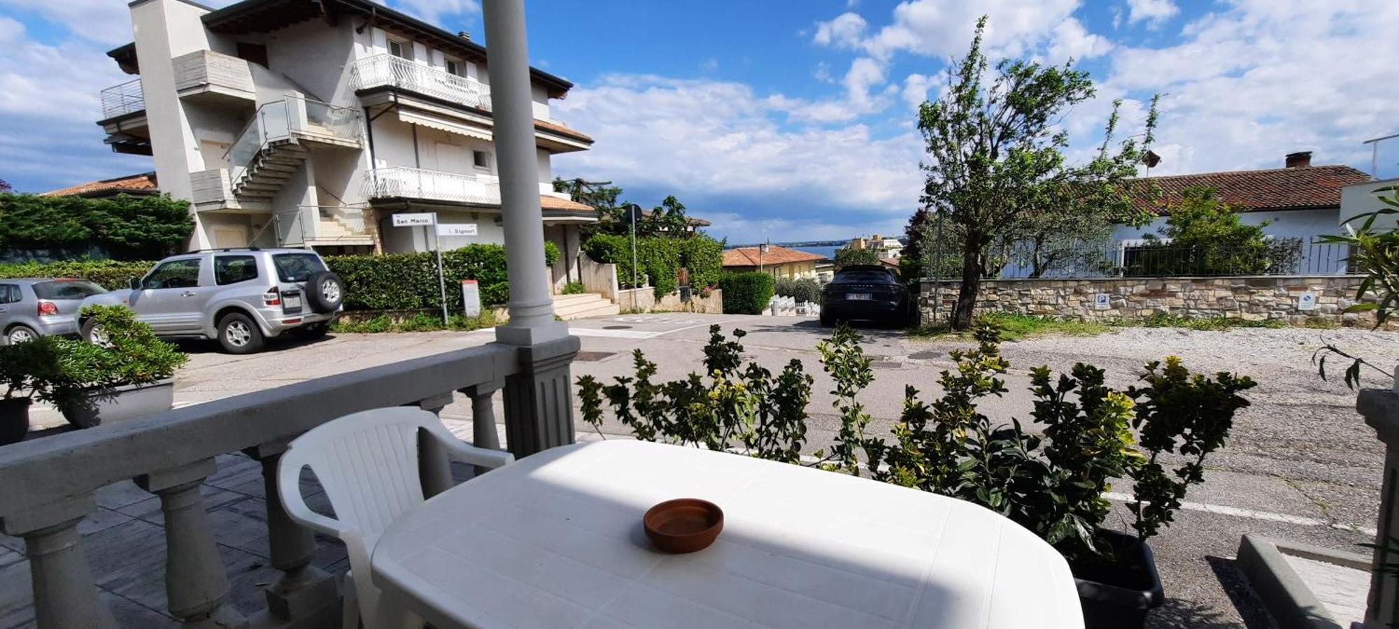 Appartamenti Esmera Desenzano del Garda Exterior foto