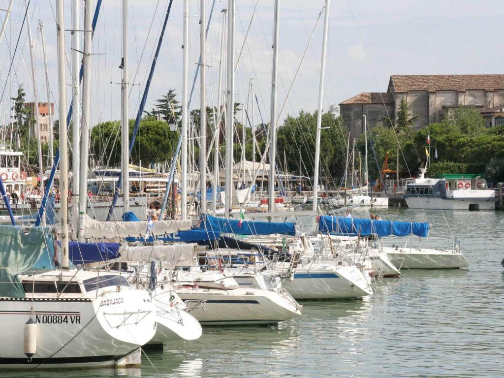 Appartamenti Esmera Desenzano del Garda Quarto foto
