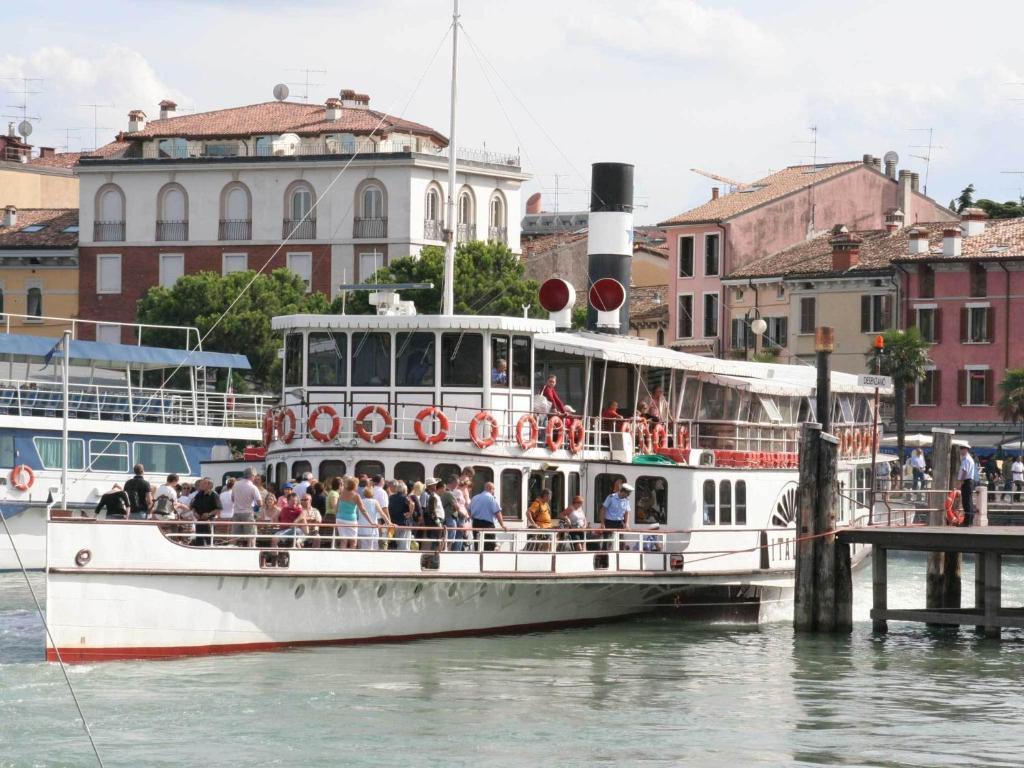 Appartamenti Esmera Desenzano del Garda Quarto foto