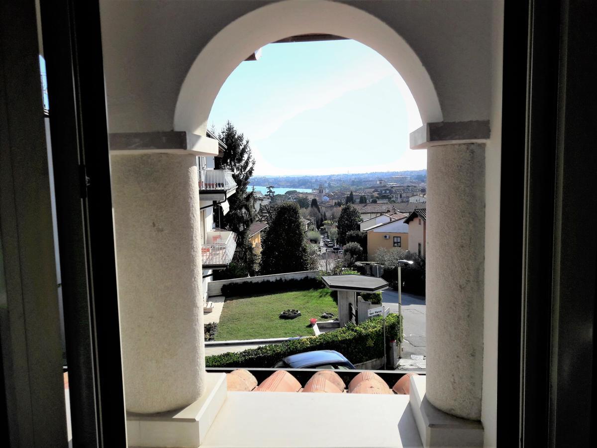 Appartamenti Esmera Desenzano del Garda Exterior foto