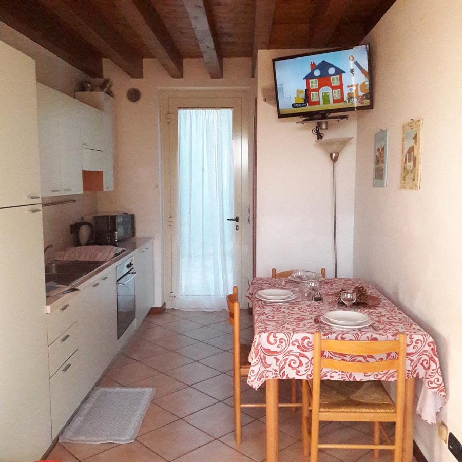 Appartamenti Esmera Desenzano del Garda Exterior foto